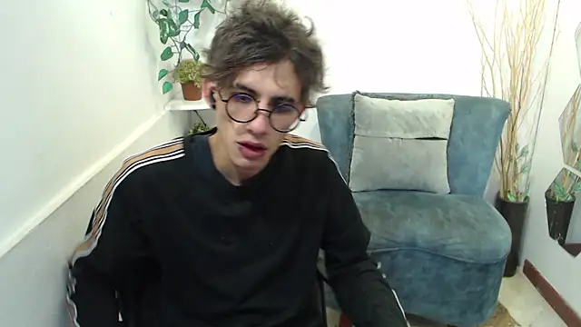 AaronBeer  online show from March 2026 12:01:02 PM