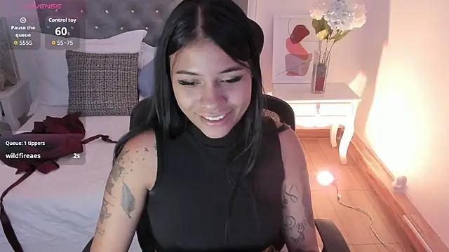 Snapshot of Aisha_Haddad chatting on February 2026 02:05:02 PM Aisha Haddad online show from February 2026 02:05:02 PM