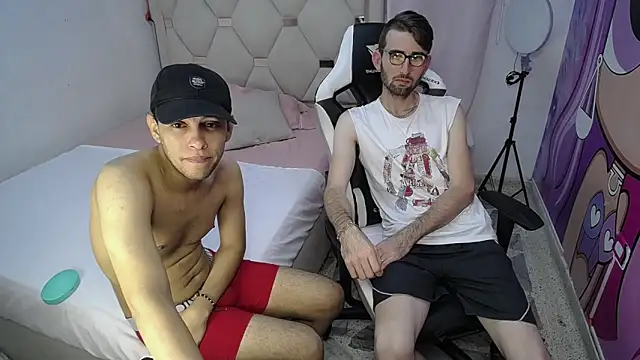 Top and bottom online show from February 2026 09:13:02 PM