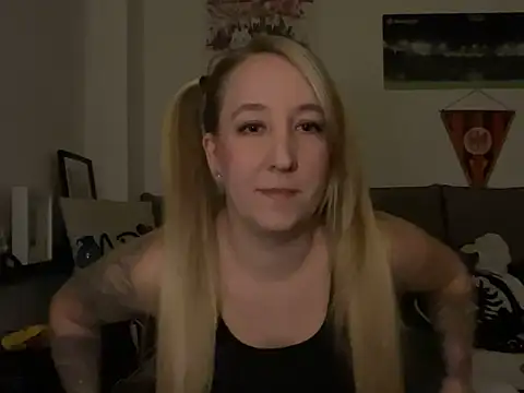 Snapshot of Ninimaus chatting on February 2026 09:04:01 PM Ninimaus online show from February 2026 09:04:01 PM