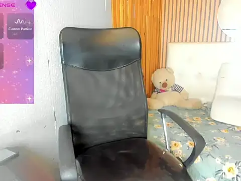 Snapshot of Jhoselinee chatting on February 2026 07:44:02 PM Jhoselinee online show from February 2026 07:44:02 PM