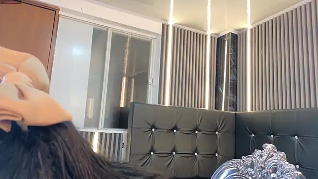  ArianaToroo online show from April 2026 03:18:02 PM