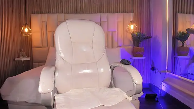 KittyLyne  online show from February 2026 12:33:02 PM