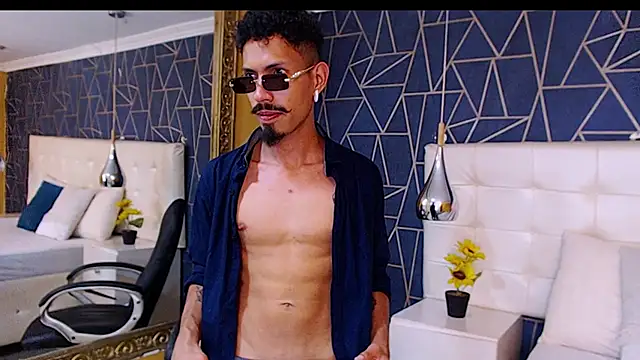 Snapshot of NoaahTylor chatting on February 2026 08:31:02 PM NoaahTylor online show from February 2026 08:31:02 PM