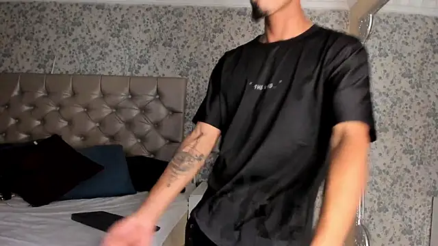 NoaahTylor online show from March 2026 07:33:01 PM