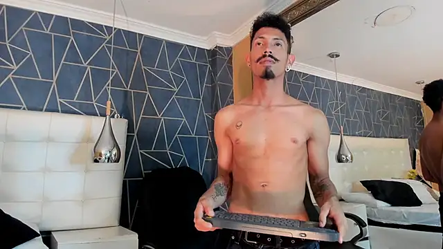 NoaahTylor online show from March 2026 08:41:01 PM