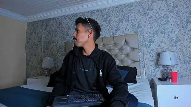 NoaahTylor online show from March 2026 09:04:02 PM