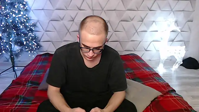 Pure Aura online show from February 2026 06:59:02 PM