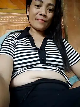 Snapshot of molly-xx chatting on June 2026 07:33:02 AM molly-xx online show from June 2026 07:33:02 AM