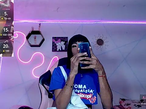 Snapshot of Violeta_R_ chatting on February 2026 06:48:02 AM Violeta R online show from February 2026 06:48:02 AM