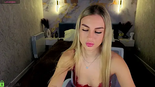 Snapshot of Silen_Tori chatting on June 2026 12:43:02 AM Silen Tori online show from June 2026 12:43:02 AM