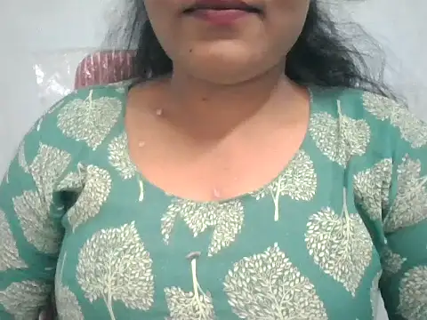 Snapshot of Rathi-priyaa chatting on June 2026 05:39:01 AM Rathi-priyaa online show from June 2026 05:39:01 AM