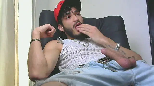 Snapshot of LovexJuxn8 chatting on February 2026 06:59:02 PM LovexJuxn8 online show from February 2026 06:59:02 PM