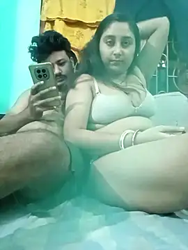 Snapshot of Desiyoungcouple15 chatting on February 2026 05:58:01 PM Desiyoungcouple15 online show from February 2026 05:58:01 PM