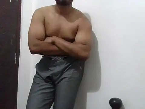Snapshot of muscledad111 chatting on February 2026 05:14:01 PM muscledad111 online show from February 2026 05:14:01 PM