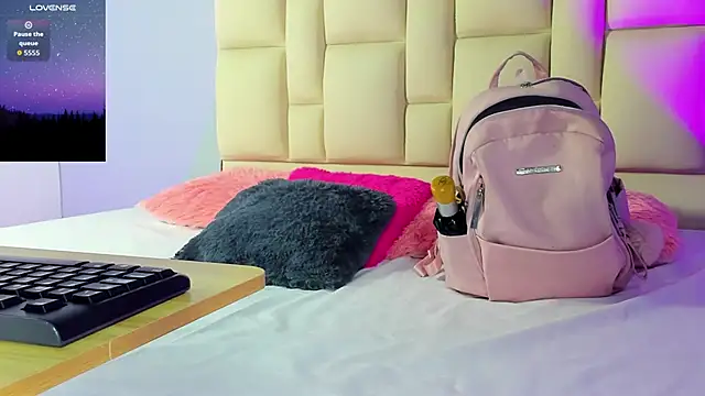 Snapshot of Zaphiro__Sky chatting on February 2026 08:37:02 AM Zaphiro Sky online show from February 2026 08:37:02 AM