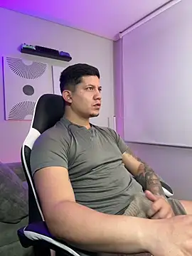  robertobaggioo online show from March 2026 12:34:02 PM