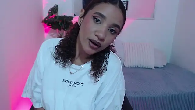 Snapshot of Alice_Grinnerk chatting on March 2026 01:57:02 PM Alice Grinnerk online show from March 2026 01:57:02 PM