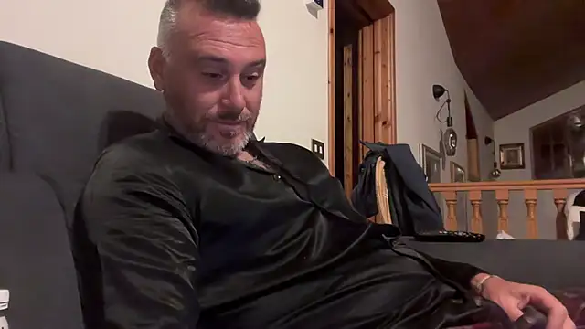 Snapshot of marcovik1 chatting on May 2026 08:25:01 PM marcovik1 online show from May 2026 08:25:01 PM