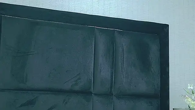 HollyOlson online show from April 2026 07:44:02 PM