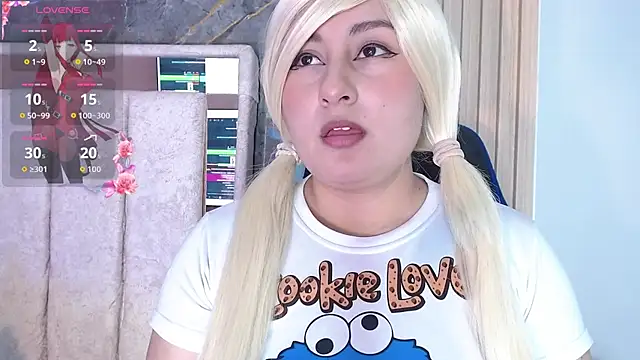 Snapshot of Hazumi_Tsu chatting on May 2026 08:18:02 PM Hazumi Tsu online show from May 2026 08:18:02 PM