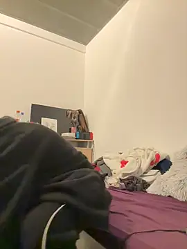 Milli-Kiss online show from April 2026 06:13:02 PM