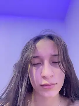 Snapshot of candy_deluxe chatting on June 2026 01:32:01 PM candy deluxe online show from June 2026 01:32:01 PM