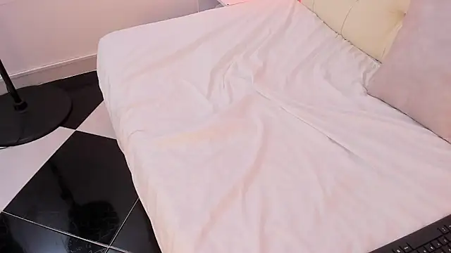 Lia Latte online show from February 2026 12:21:01 AM