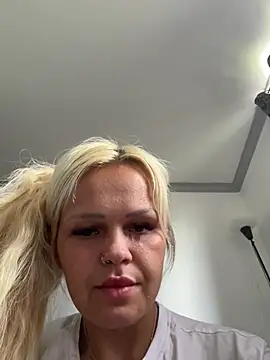 BlondeMilfXo online show from May 2026 10:22:01 AM