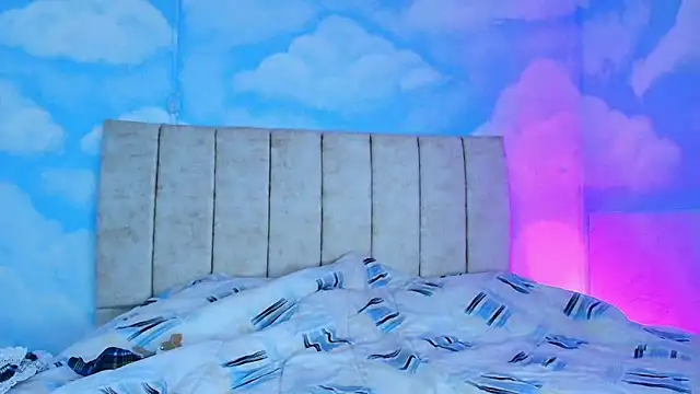 Aliclark online show from March 2026 07:02:02 PM