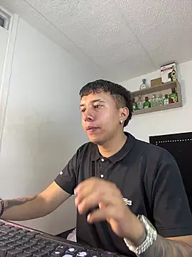 Snapshot of Jhony_rayder chatting on February 2026 01:58:02 AM Jhony rayder online show from February 2026 01:58:02 AM