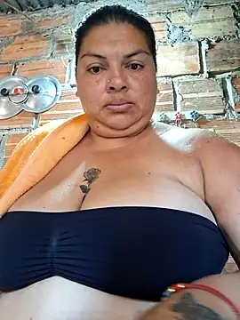 Snapshot of Juli_Powl chatting on February 2026 01:32:02 PM Juli Powl online show from February 2026 01:32:02 PM