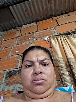 Snapshot of Juli_Powl chatting on June 2026 01:11:01 PM Juli Powl online show from June 2026 01:11:01 PM