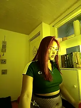 Snapshot of Aleja_Sammy chatting on February 2026 05:20:01 PM Aleja Sammy online show from February 2026 05:20:01 PM