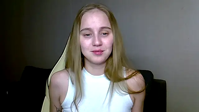 Snapshot of christimontero chatting on March 2026 07:20:02 PM christimontero online show from March 2026 07:20:02 PM