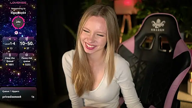 Snapshot of SweetDaisy_me chatting on March 2026 03:41:01 PM SweetDaisy me online show from March 2026 03:41:01 PM