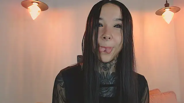 Snapshot of alien_eyes09 chatting on May 2026 01:36:01 AM alien eyes09 online show from May 2026 01:36:01 AM