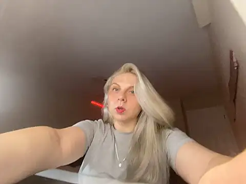 Snapshot of i_love_iva chatting on February 2026 04:31:01 AM i love iva online show from February 2026 04:31:01 AM