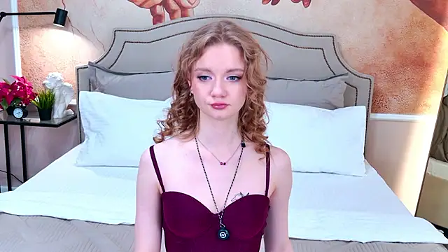 ElfieWhite online show from March 2026 03:15:02 PM