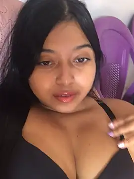 Emmily hott online show from February 2026 01:29:01 PM