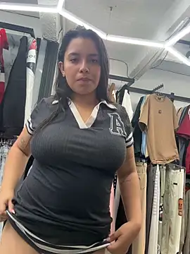 Miss Bella Flame online show from April 2026 04:52:01 PM