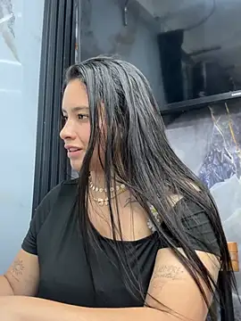 Miss Bella Flame online show from April 2026 07:58:01 PM