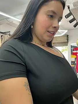 Snapshot of Miss_Bella_Flame chatting on June 2026 05:55:01 PM Miss Bella Flame online show from June 2026 05:55:01 PM