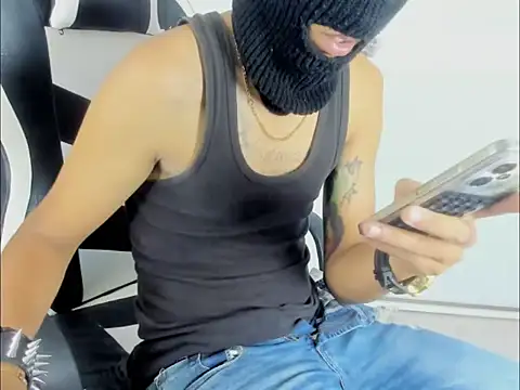 Snapshot of badboy_master chatting on April 2026 04:46:01 AM badboy master online show from April 2026 04:46:01 AM