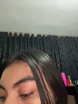 eimmy  skinny online show from April 2026 07:06:02 PM