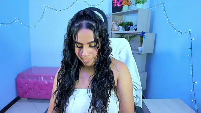 Snapshot of Scarlett_Moom chatting on July 2026 04:07:02 AM Scarlett Moom online show from July 2026 04:07:02 AM