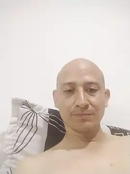 Snapshot of Diego19871 chatting on July 2026 01:03:01 AM Diego19871 online show from July 2026 01:03:01 AM