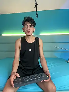 Snapshot of abrilandjulian chatting on February 2026 12:02:01 PM abrilandjulian online show from February 2026 12:02:01 PM