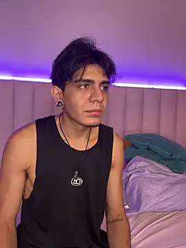 abrilandjulian online show from April 2026 12:05:02 PM