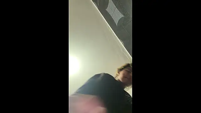 prince oliverr online show from April 2026 02:10:01 AM